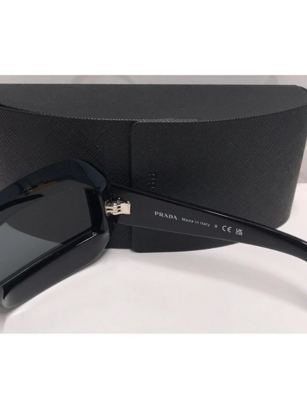 New Authentic Stylish Black Sunglasses Prada SPR30Y 1AB-5s0 - Picture 11 of 13